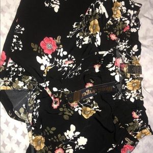 stretch flower shorts